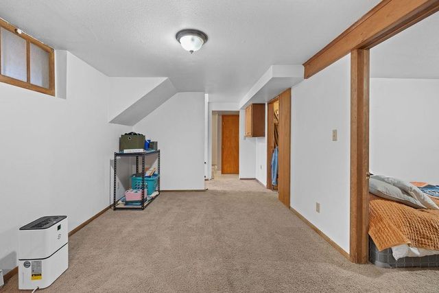 102 S Lake St, Tekoa, WA 99033