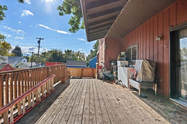 102 S Lake St, Tekoa, WA 99033