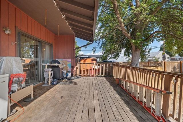 102 S Lake St, Tekoa, WA 99033