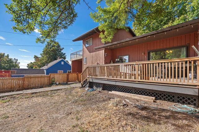 102 S Lake St, Tekoa, WA 99033