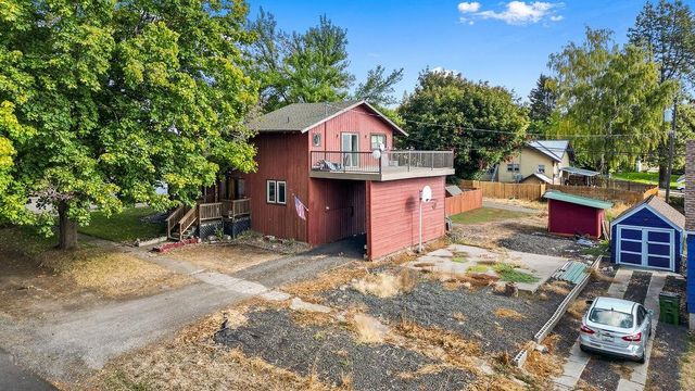 102 S Lake St, Tekoa, WA 99033