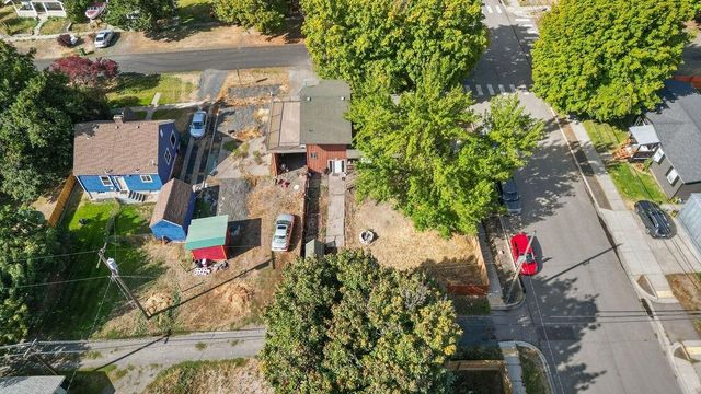 102 S Lake St, Tekoa, WA 99033