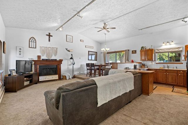 102 S Lake St, Tekoa, WA 99033