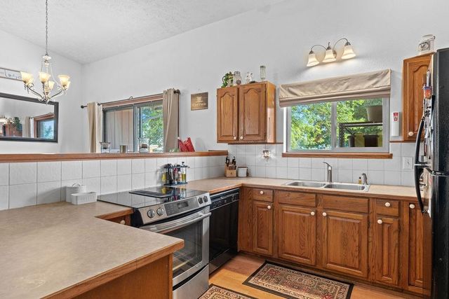 102 S Lake St, Tekoa, WA 99033