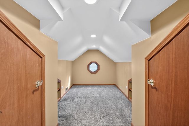 1163 Shoreline Drive, Aurora, IL 60504