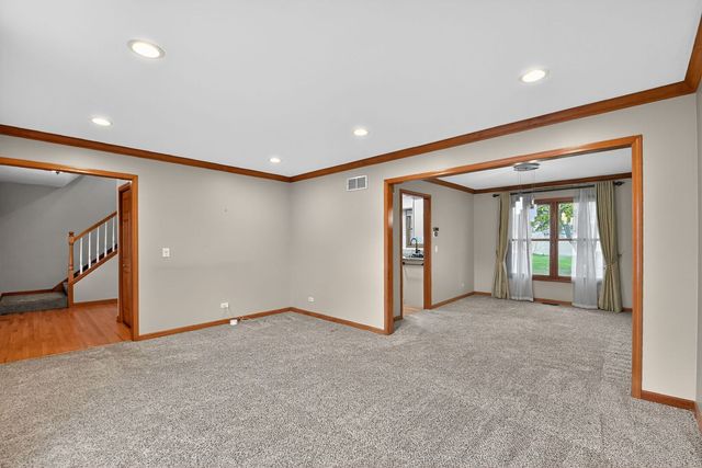 1163 Shoreline Drive, Aurora, IL 60504