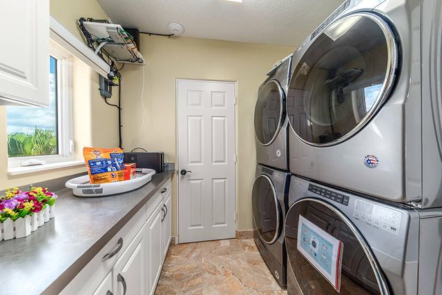 1981 NE Ocean Boulevard, Stuart, FL 34996