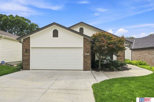 6941 Forest Lake Boulevard, Lincoln, NE 68516