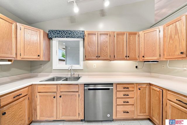 6941 Forest Lake Boulevard, Lincoln, NE 68516