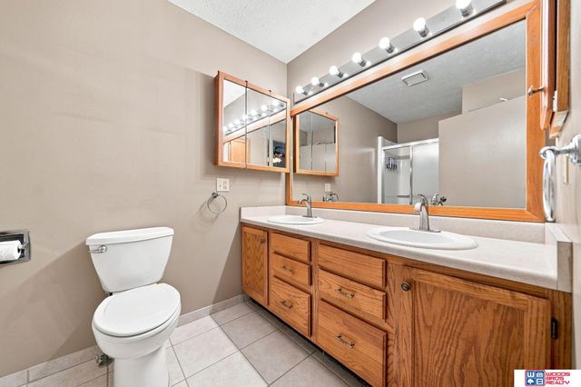 6941 Forest Lake Boulevard, Lincoln, NE 68516