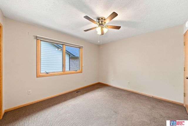 6941 Forest Lake Boulevard, Lincoln, NE 68516