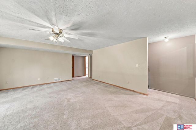 6941 Forest Lake Boulevard, Lincoln, NE 68516