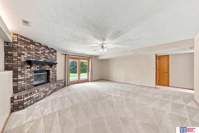 6941 Forest Lake Boulevard, Lincoln, NE 68516