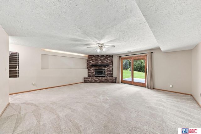 6941 Forest Lake Boulevard, Lincoln, NE 68516