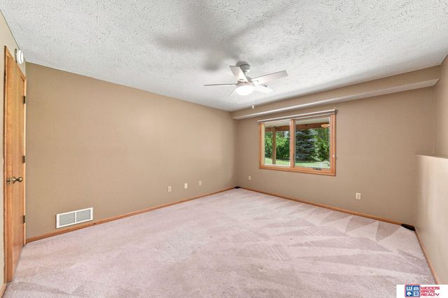 6941 Forest Lake Boulevard, Lincoln, NE 68516