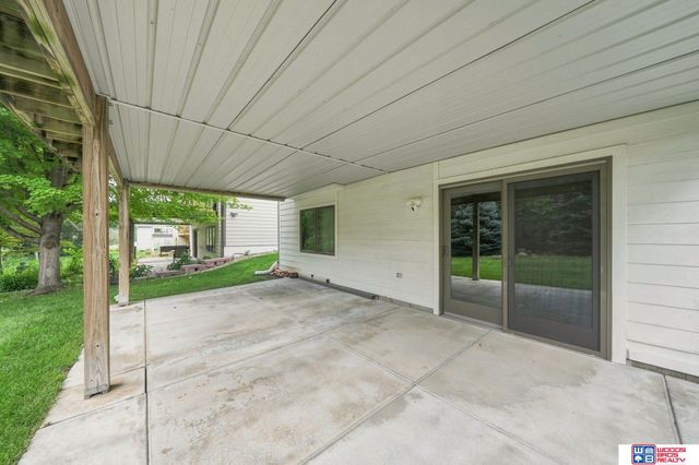 6941 Forest Lake Boulevard, Lincoln, NE 68516