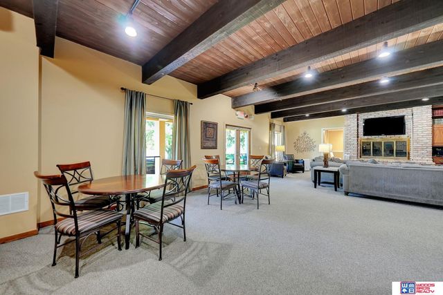 6941 Forest Lake Boulevard, Lincoln, NE 68516