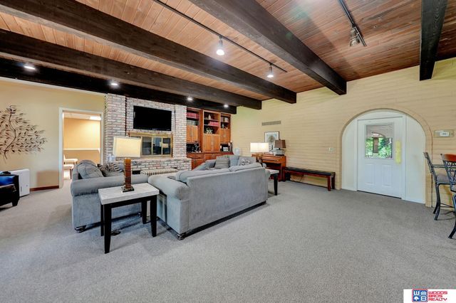 6941 Forest Lake Boulevard, Lincoln, NE 68516