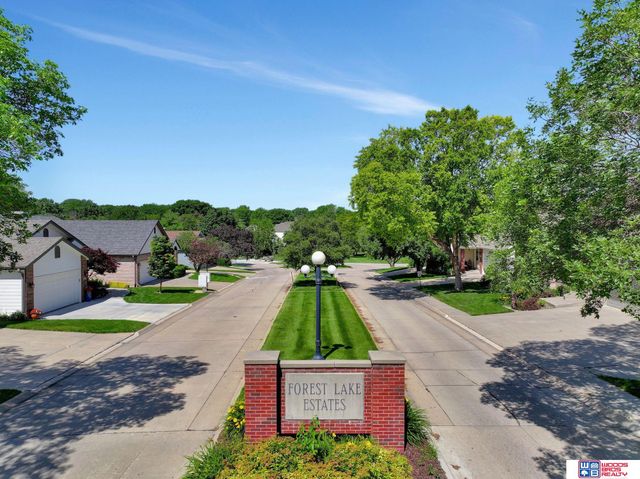 6941 Forest Lake Boulevard, Lincoln, NE 68516