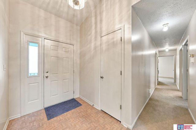 6941 Forest Lake Boulevard, Lincoln, NE 68516