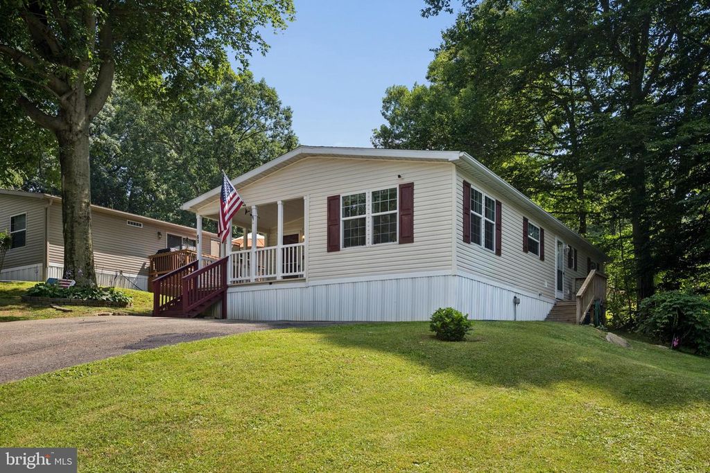 61 GLEN ROY RD, Nottingham, PA 19362