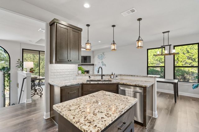 418 N Summit Ridge DR N, Lago Vista, TX 78645