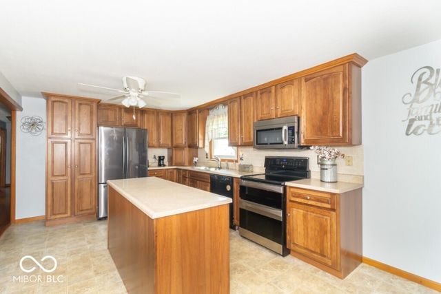 3198 N County Road 300 W, New Castle, IN 47362