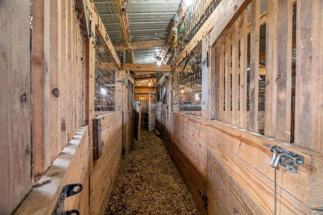 384 County Road 2046, Hull, TX 77564