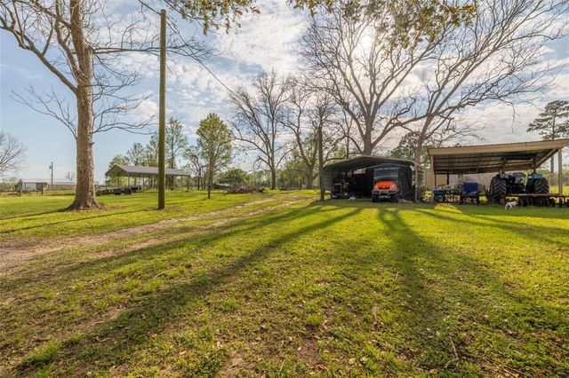 384 County Road 2046, Hull, TX 77564