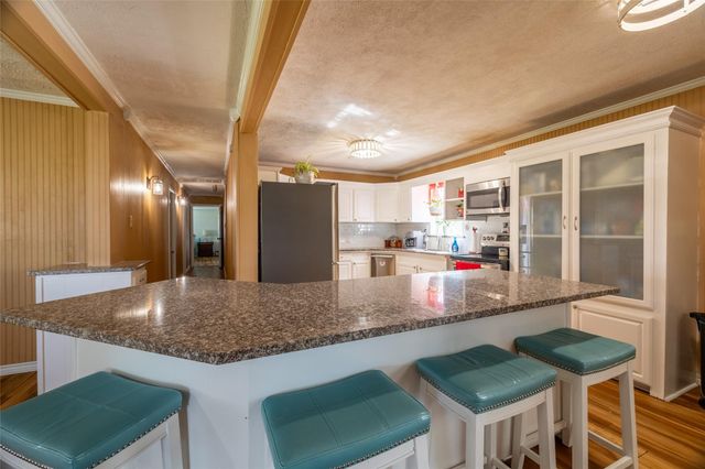 384 County Road 2046, Hull, TX 77564