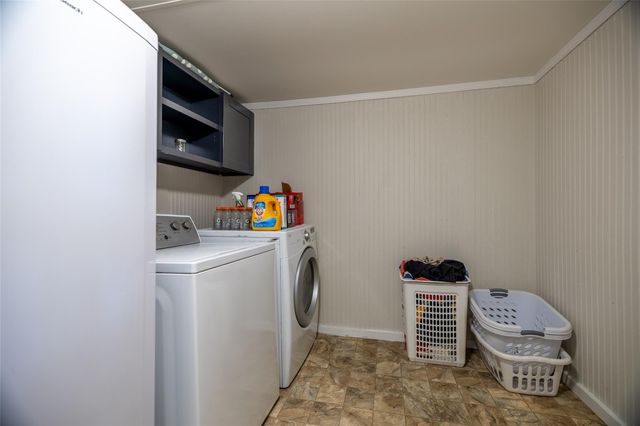 384 County Road 2046, Hull, TX 77564