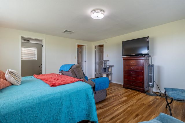 384 County Road 2046, Hull, TX 77564