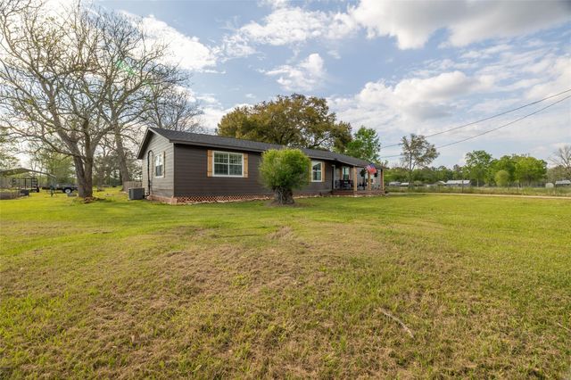 384 County Road 2046, Hull, TX 77564
