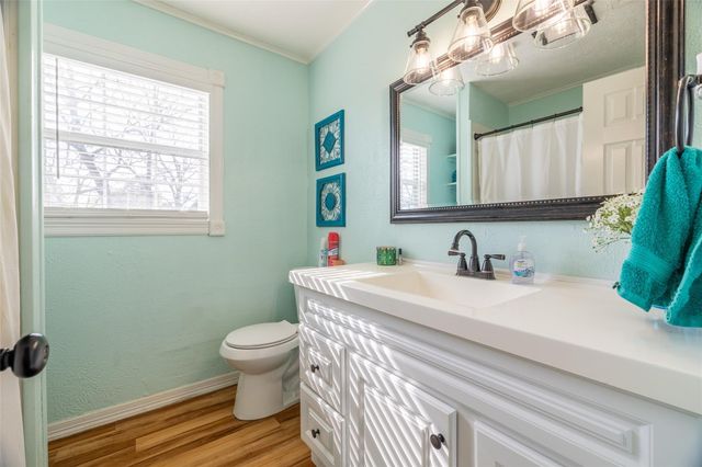 384 County Road 2046, Hull, TX 77564