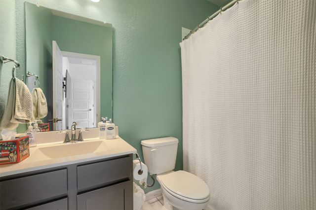 1411 Waterloo Shore LN 13, Austin, TX 78741