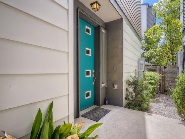 1411 Waterloo Shore LN 13, Austin, TX 78741