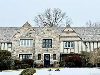 3 Merrivale Terrace, Great Neck, NY 11020