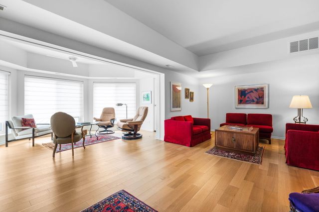 2115 Nature Cove Court 210, Ann Arbor, MI 48104