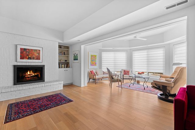 2115 Nature Cove Court 210, Ann Arbor, MI 48104