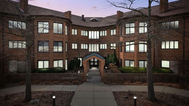 2115 Nature Cove Court 210, Ann Arbor, MI 48104