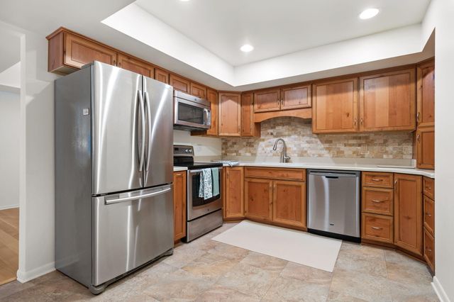 2115 Nature Cove Court 210, Ann Arbor, MI 48104