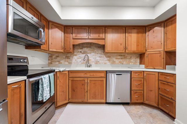 2115 Nature Cove Court 210, Ann Arbor, MI 48104