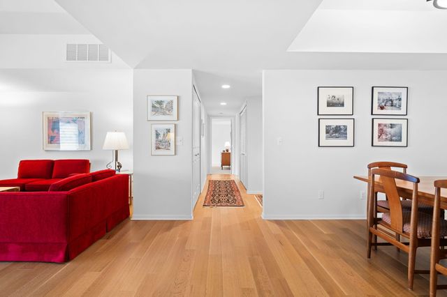 2115 Nature Cove Court 210, Ann Arbor, MI 48104