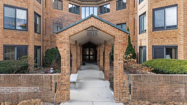 2115 Nature Cove Court 210, Ann Arbor, MI 48104