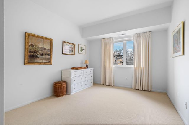 2115 Nature Cove Court 210, Ann Arbor, MI 48104