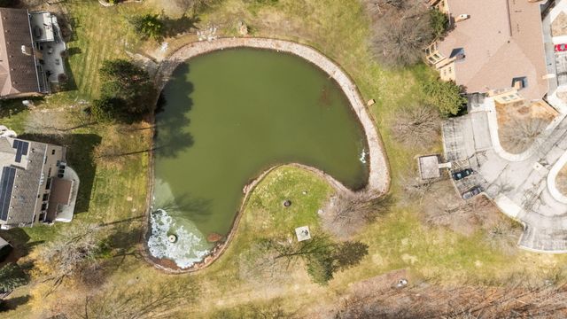 2115 Nature Cove Court 210, Ann Arbor, MI 48104