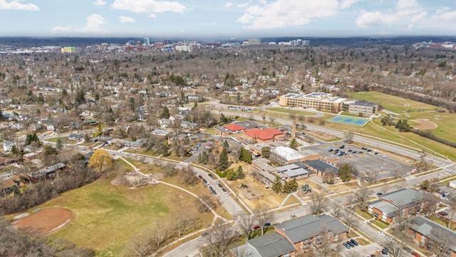 2115 Nature Cove Court 210, Ann Arbor, MI 48104