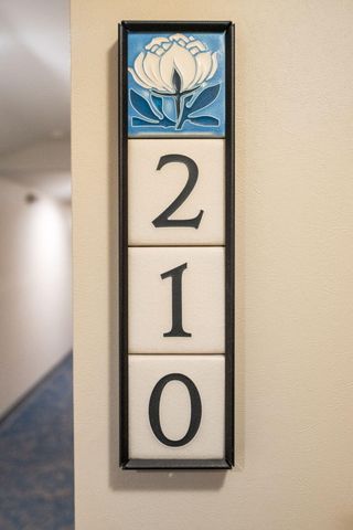 2115 Nature Cove Court 210, Ann Arbor, MI 48104