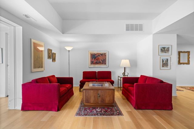 2115 Nature Cove Court 210, Ann Arbor, MI 48104