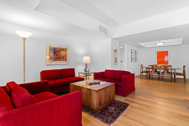 2115 Nature Cove Court 210, Ann Arbor, MI 48104